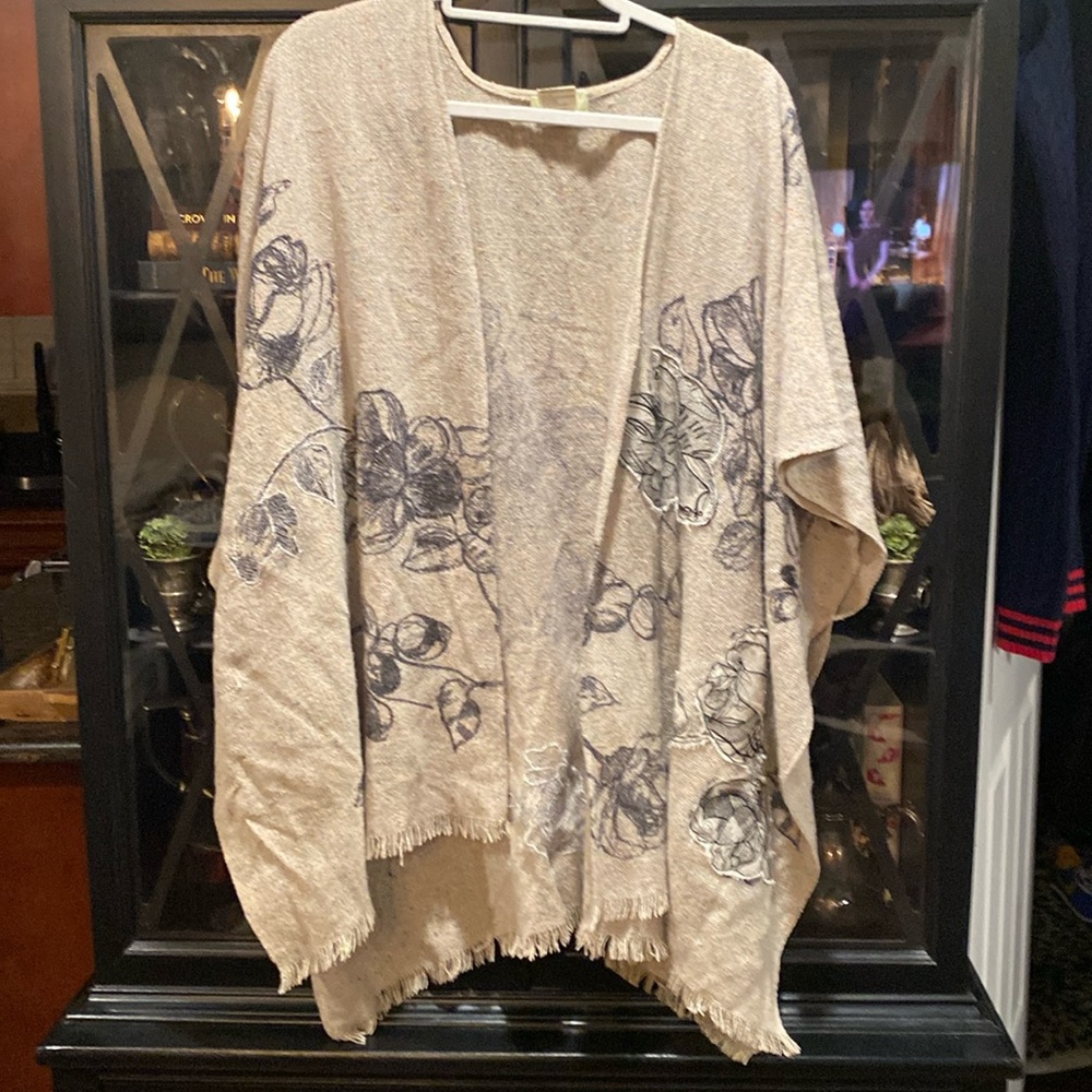 Rare Anthropologie poncho - EUC